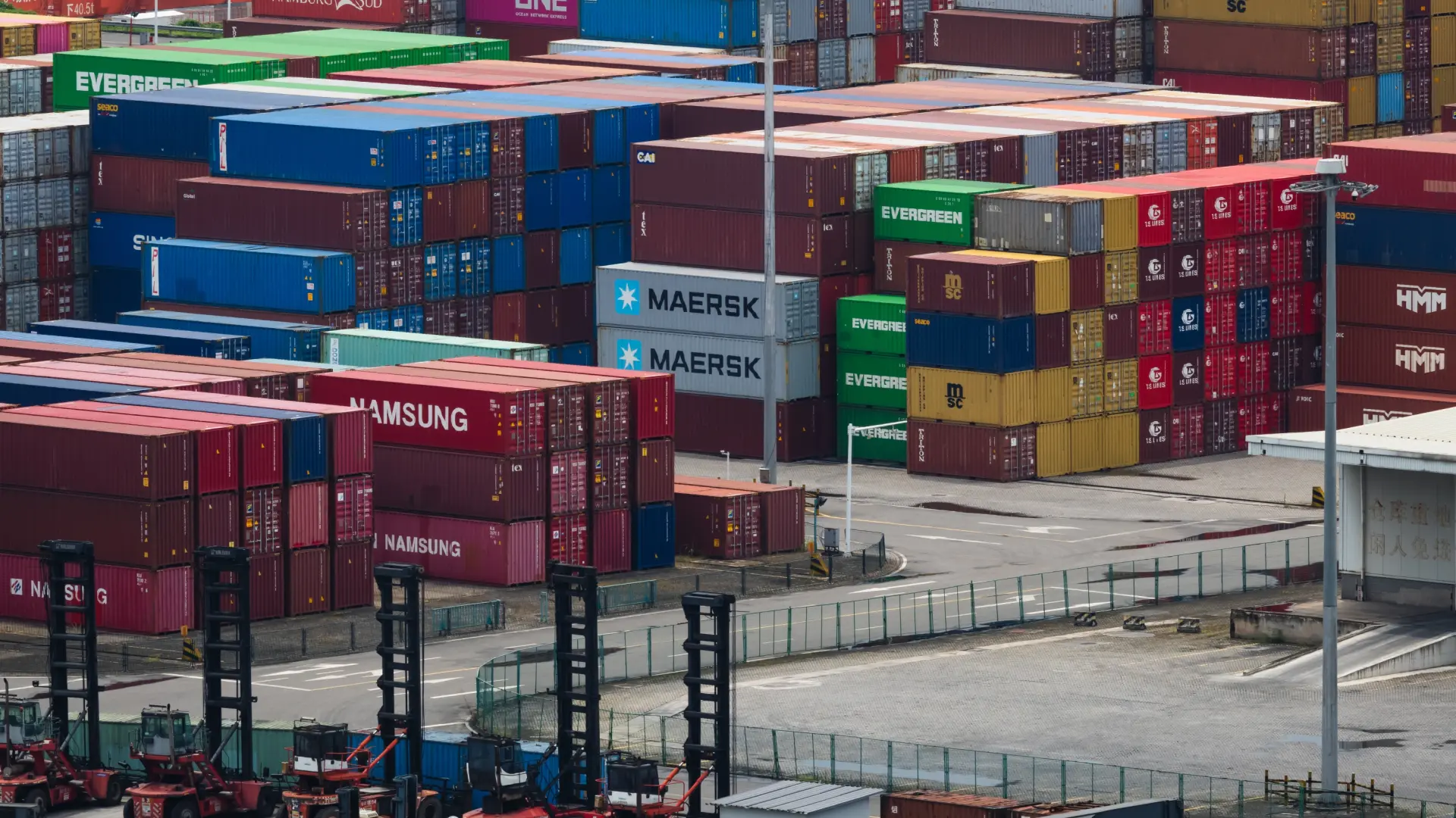 Guerre au moyen-orient : la mer rouge en état d'alerte. les navires détournés, les routes perturbées.