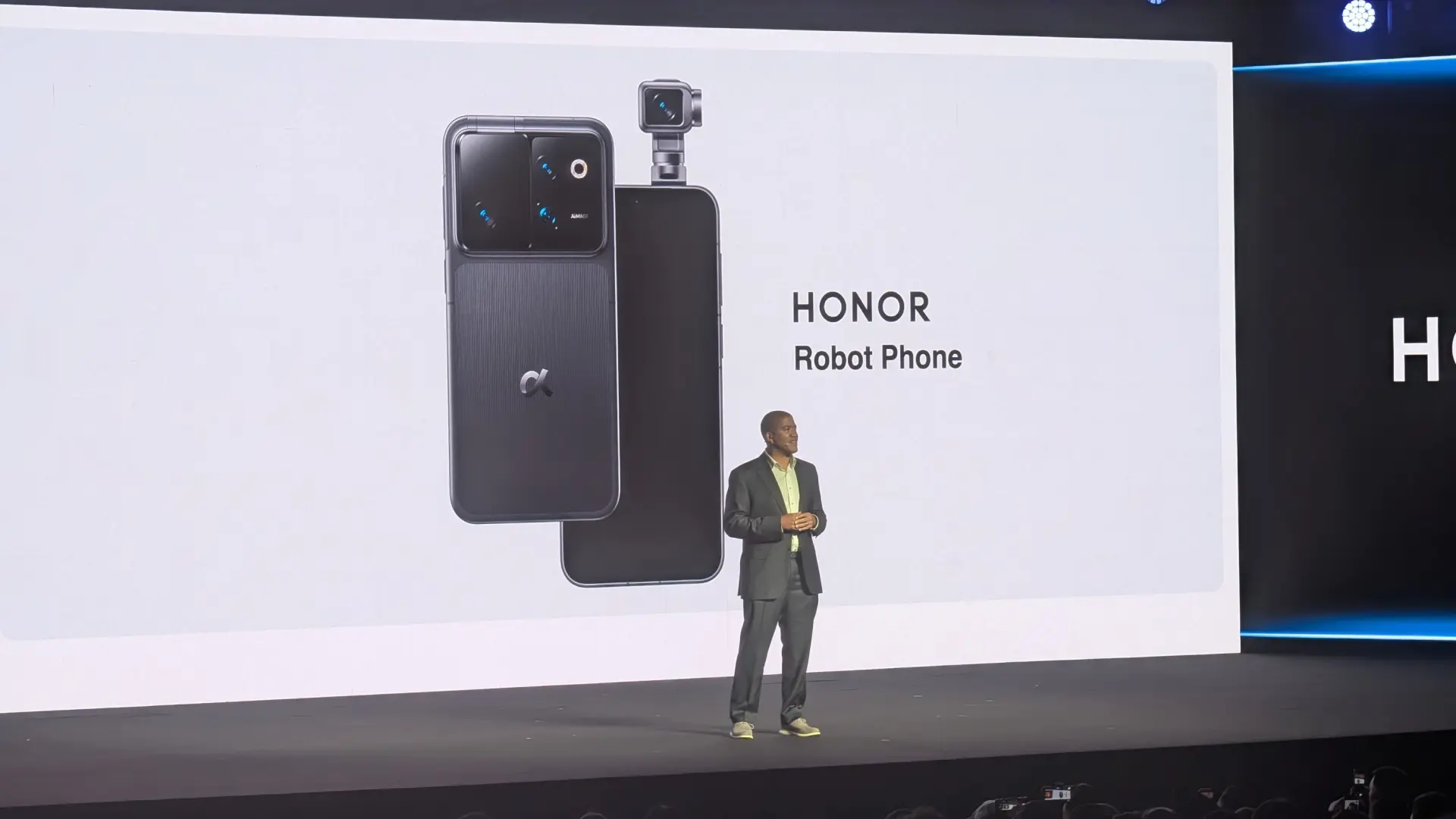 Honor dévoile son robot phone et un humanoïde : la nouvelle vague de l'ia
