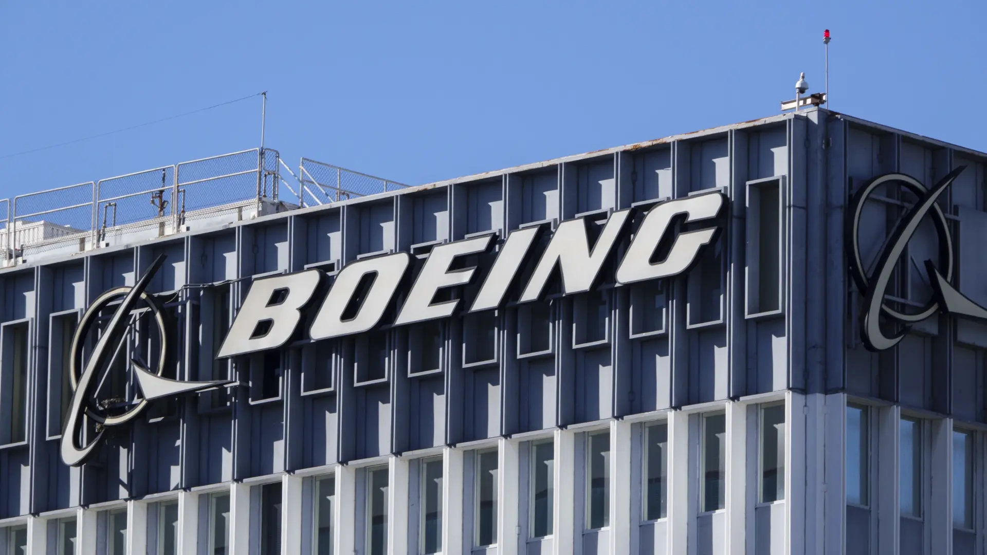 Israël : boeing signe un contrat de 298 millions de dollars pour des bombes guidées