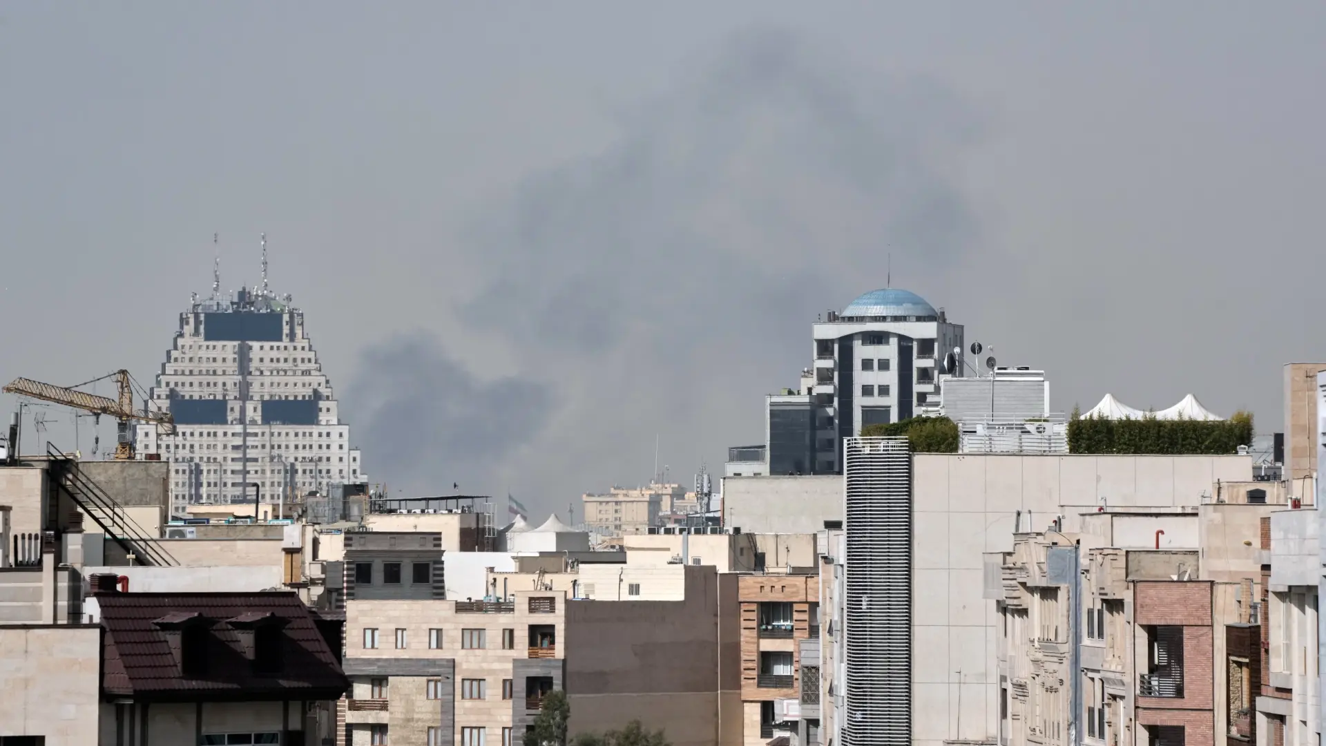 Les états-unis et israël lancent une attaque massive contre l'iran