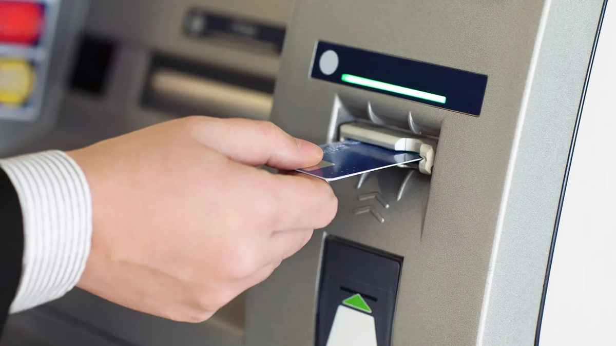 Les pièges de l'arnaque invisible aux distributeurs automatiques