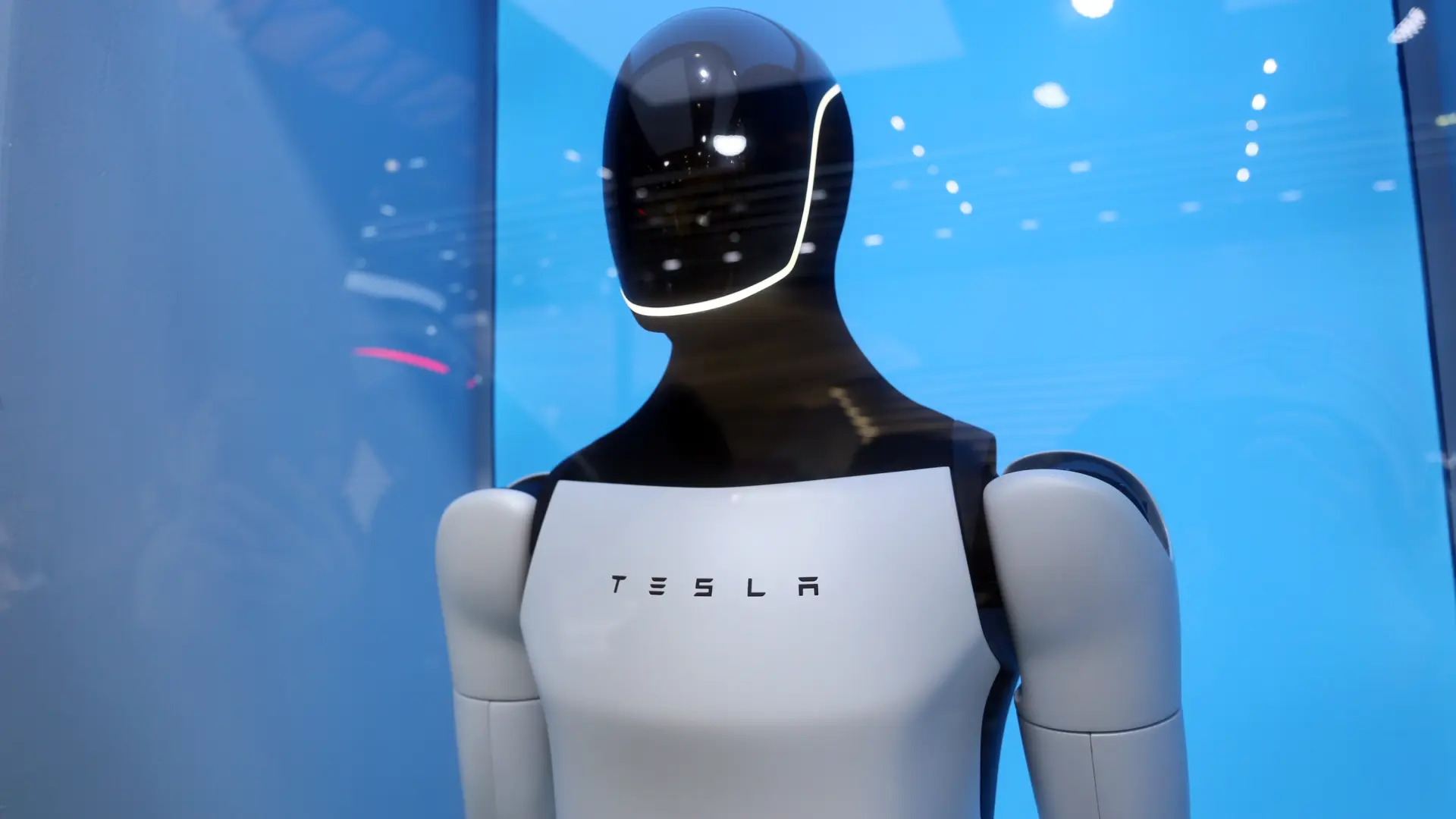 Musk et tesla : optimus, le robot domestique qui pourrait révolutionner le monde