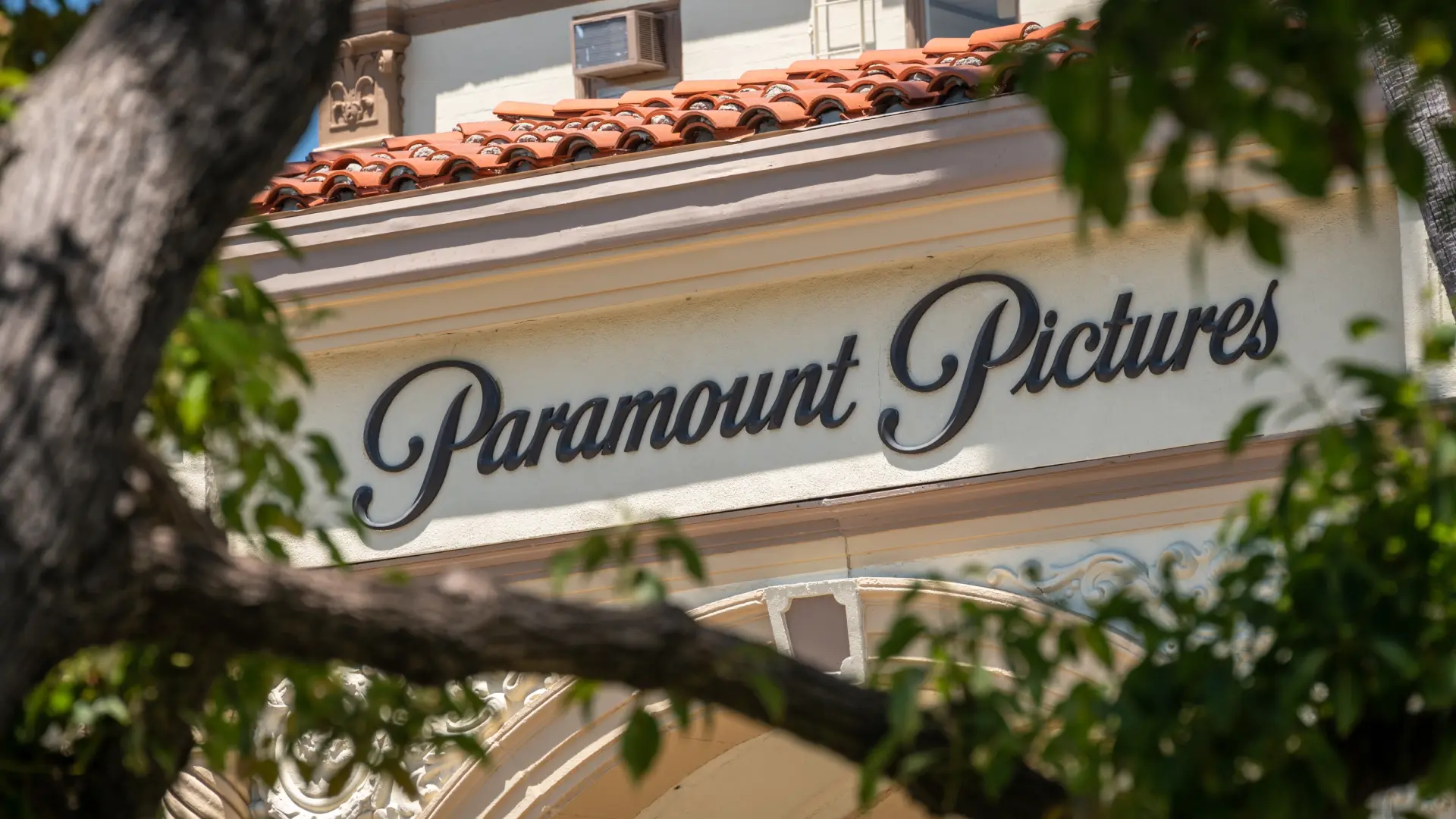 Paramount : résultats trimestriels surprenants et bataille pour warner bros.