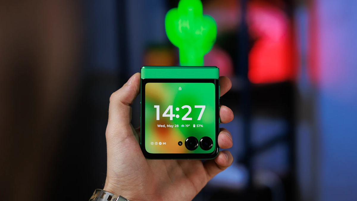 Razr (2025) : le prix chute vertigineusement sur amazon – une aubaine pour le smartphone pliable ?