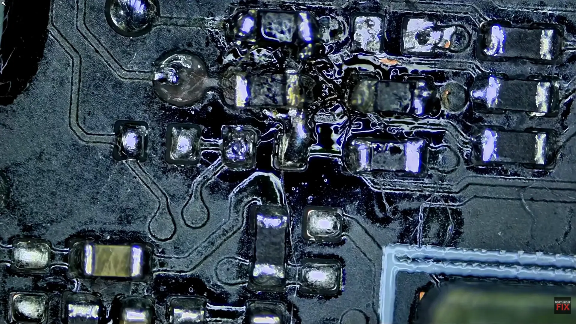 Rtx 5090 : une soldure amateur, un silence de mort pour 5 000 €