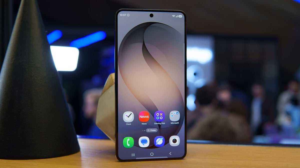 Samsung galaxy s26 plus : une baisse de prix inattendue pour un concurrent sérieux