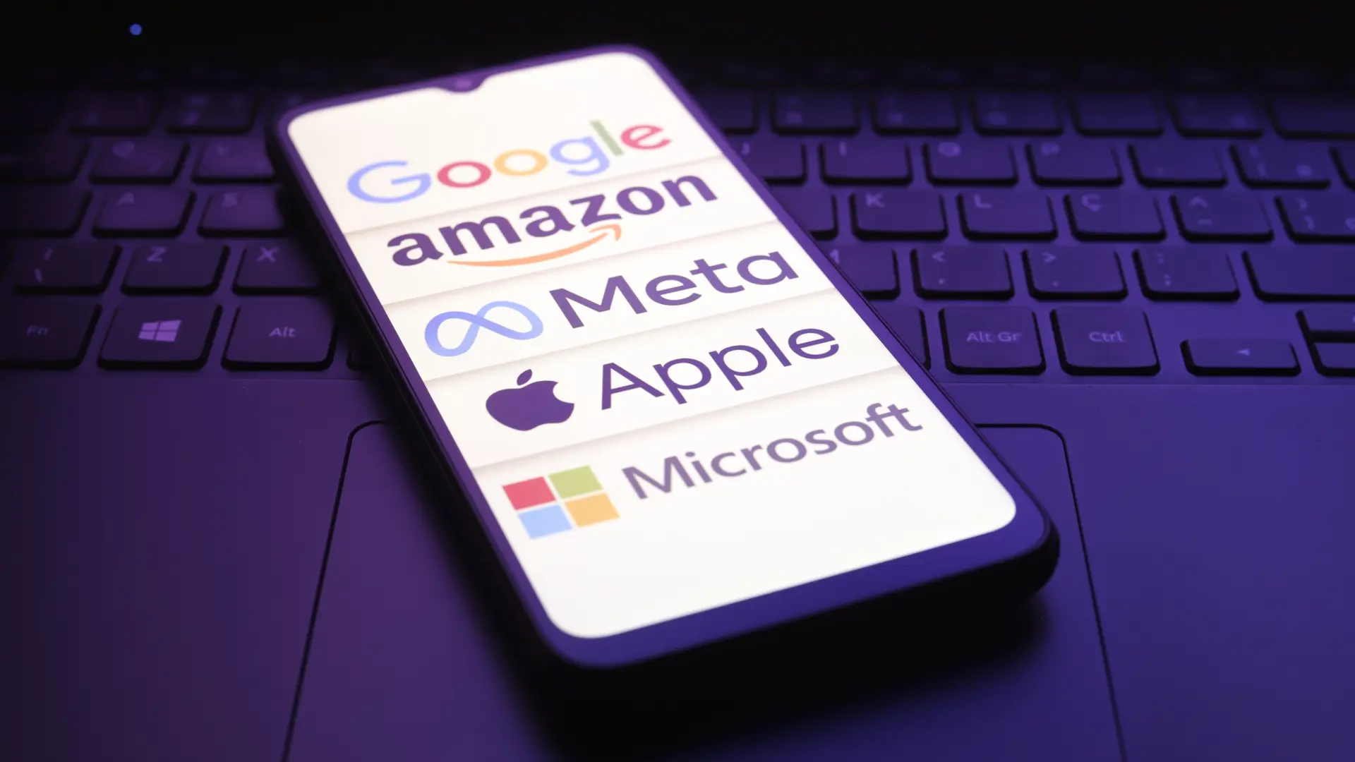 Tech giants sous pression : ia et ormuz menacent le marché