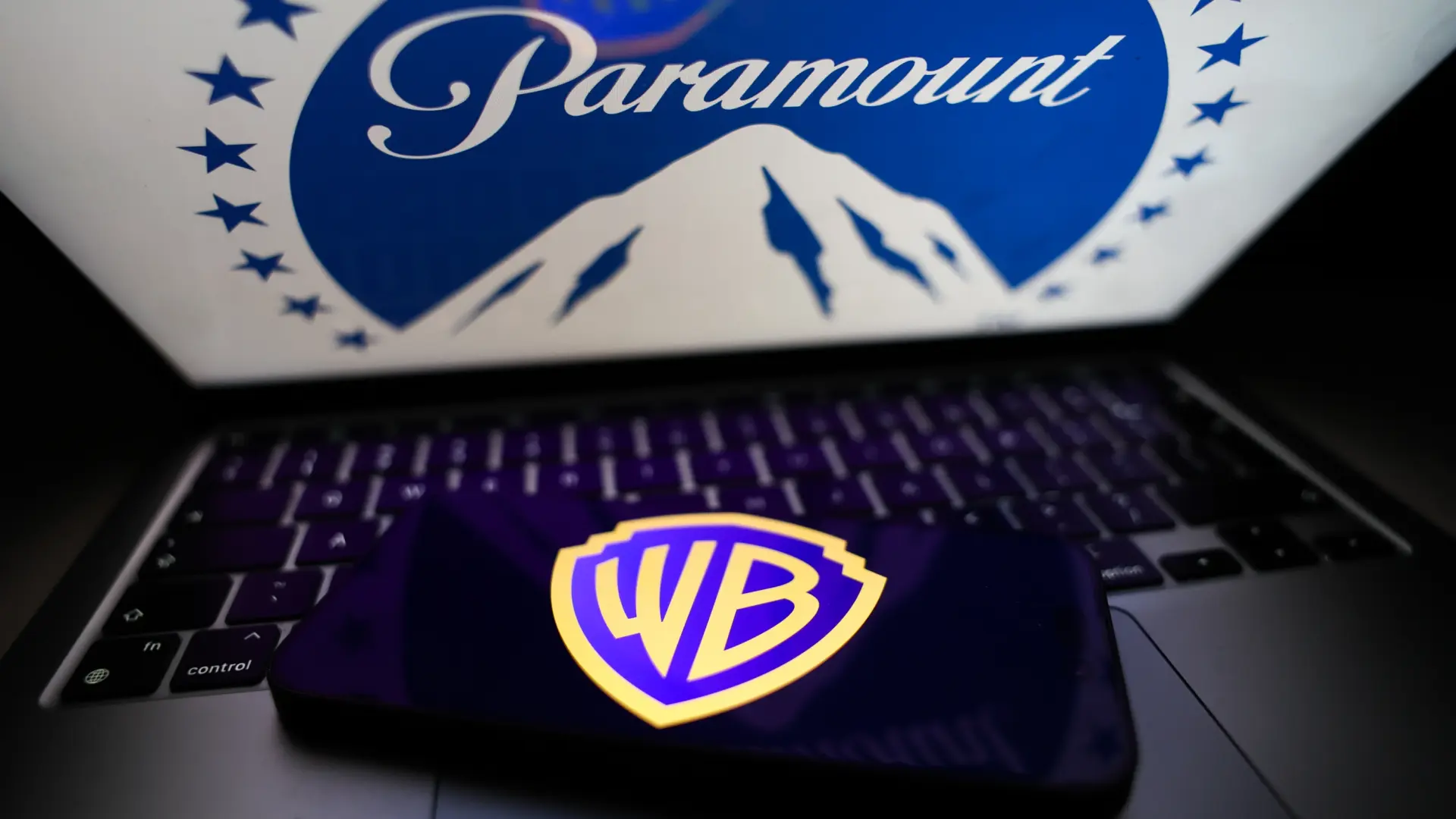 Warner bros. discovery : le royaume-uni menace de saboter l'acquisition paramount